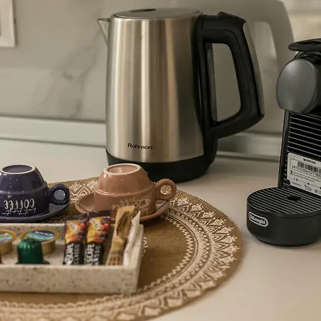Avi Apartman