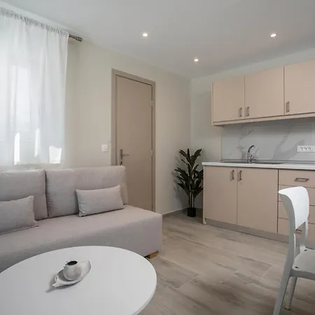 Avi Apartman