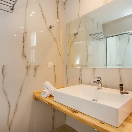 Apartman Avi *