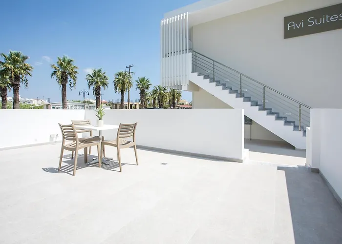 Avi Фалираки